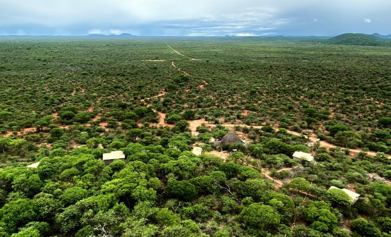 Kifaru Luxury Lodge Outjo Exterior photo